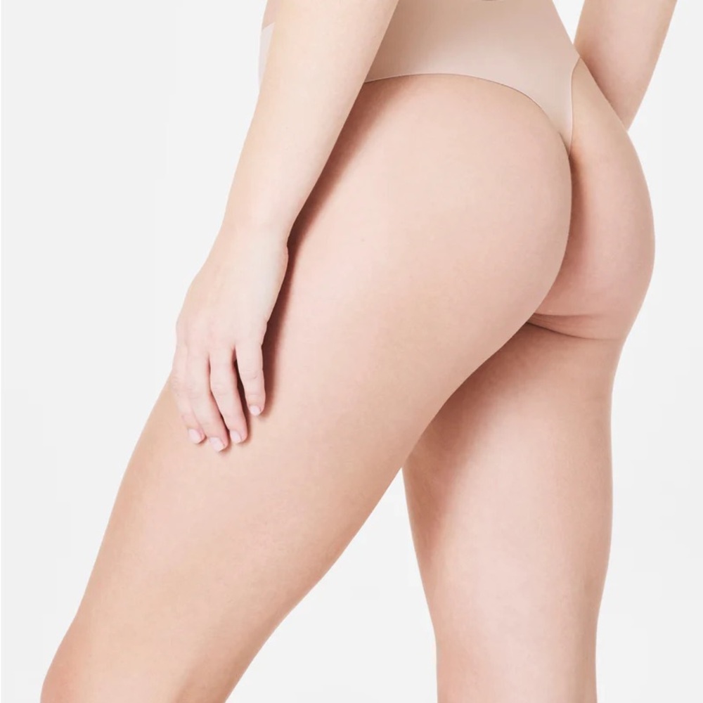 SPANXsupersmooth™ Essential Thong - Picture 2 of 2